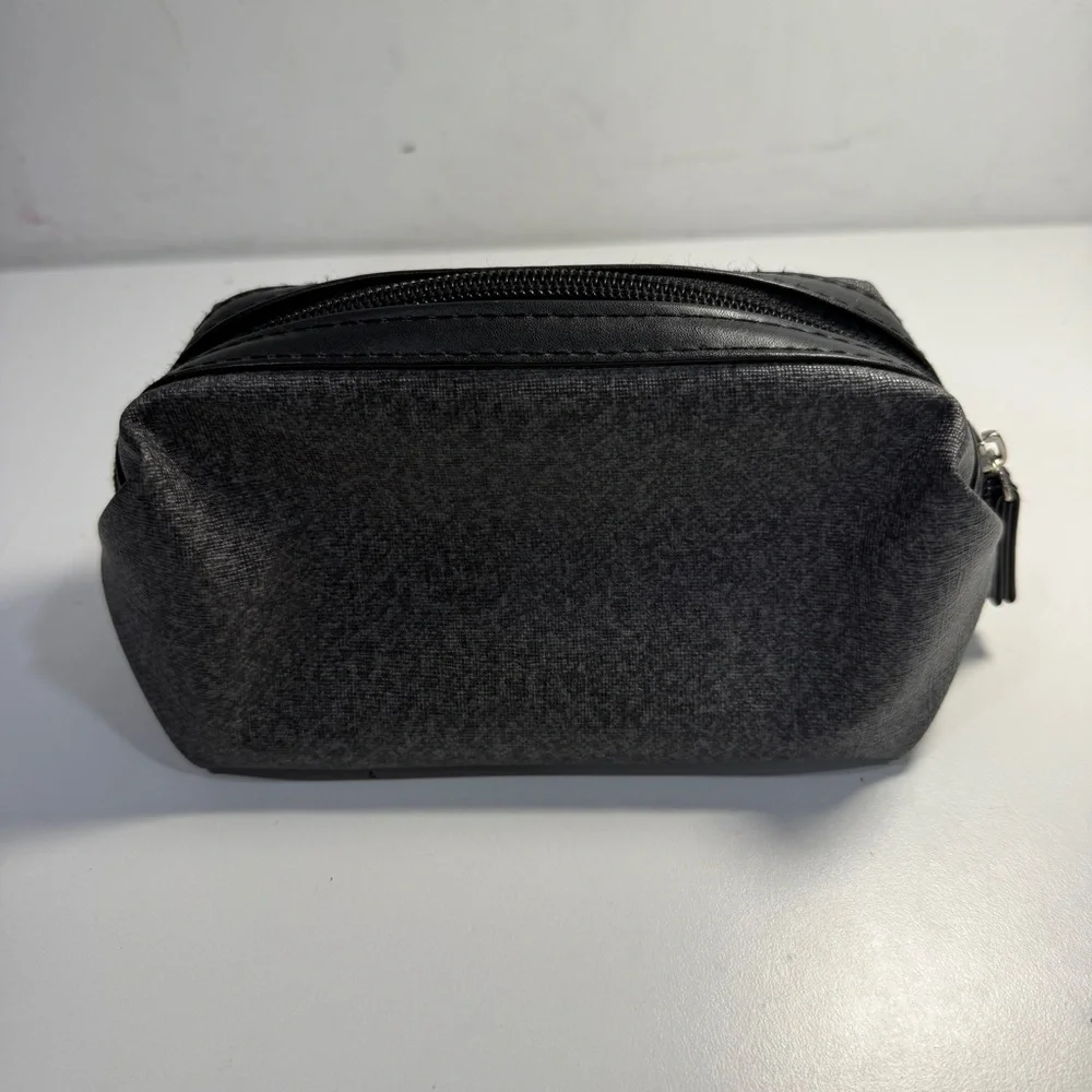 Tumi for Delta Bag Travel Trip Vacation Cosmetics Makeup Designer Luxury EUC